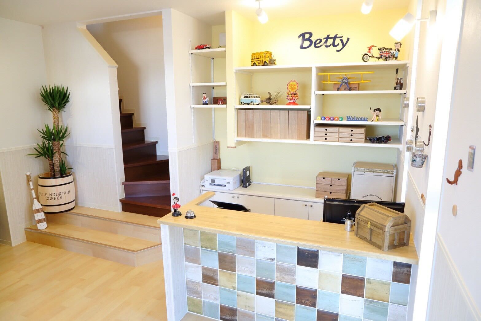 Dog Land Betty 受付カウンター - アメリカンレトロな温かみのある受付